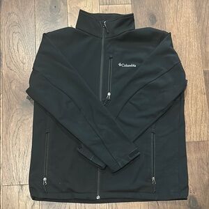 Columbia Black Performance Jacket Sleek Design Outdoor Wear
